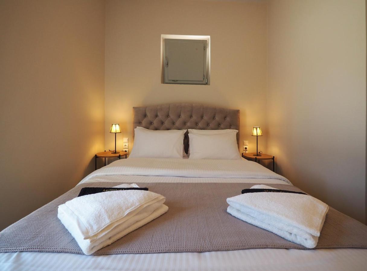 Terra Di Pietra Exclusive Suites & Apartments Ареополис Екстериор снимка
