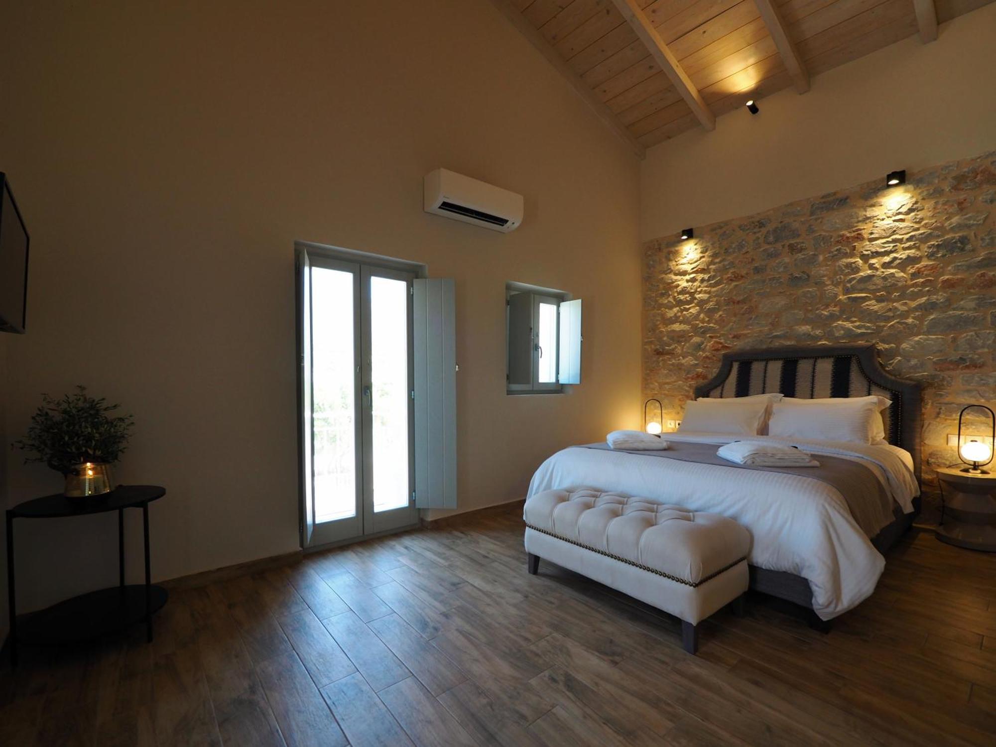 Terra Di Pietra Exclusive Suites & Apartments Ареополис Екстериор снимка