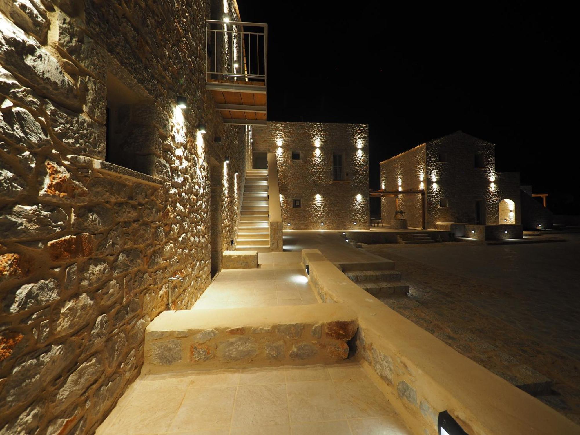 Terra Di Pietra Exclusive Suites & Apartments Ареополис Екстериор снимка