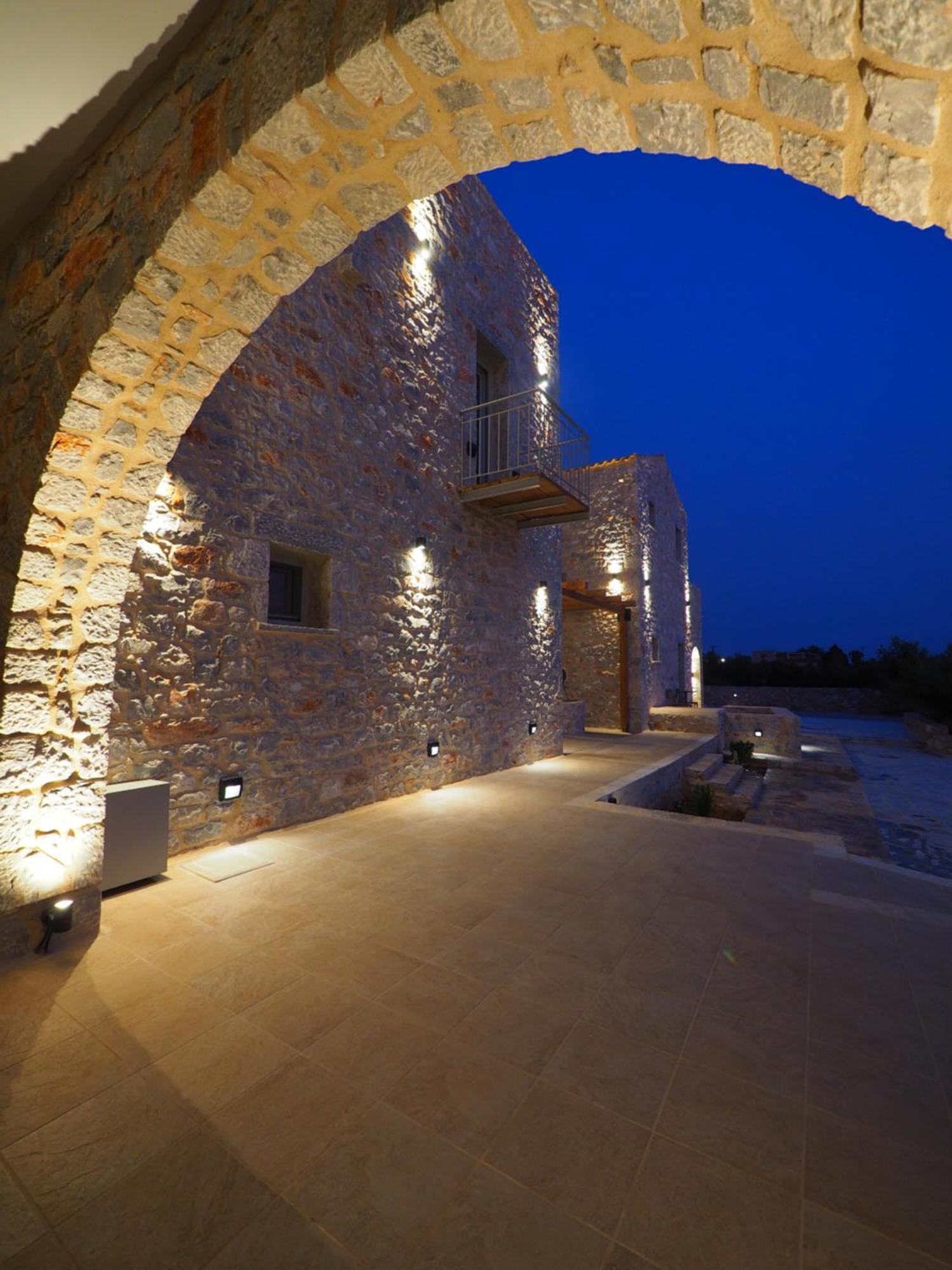 Terra Di Pietra Exclusive Suites & Apartments Ареополис Екстериор снимка