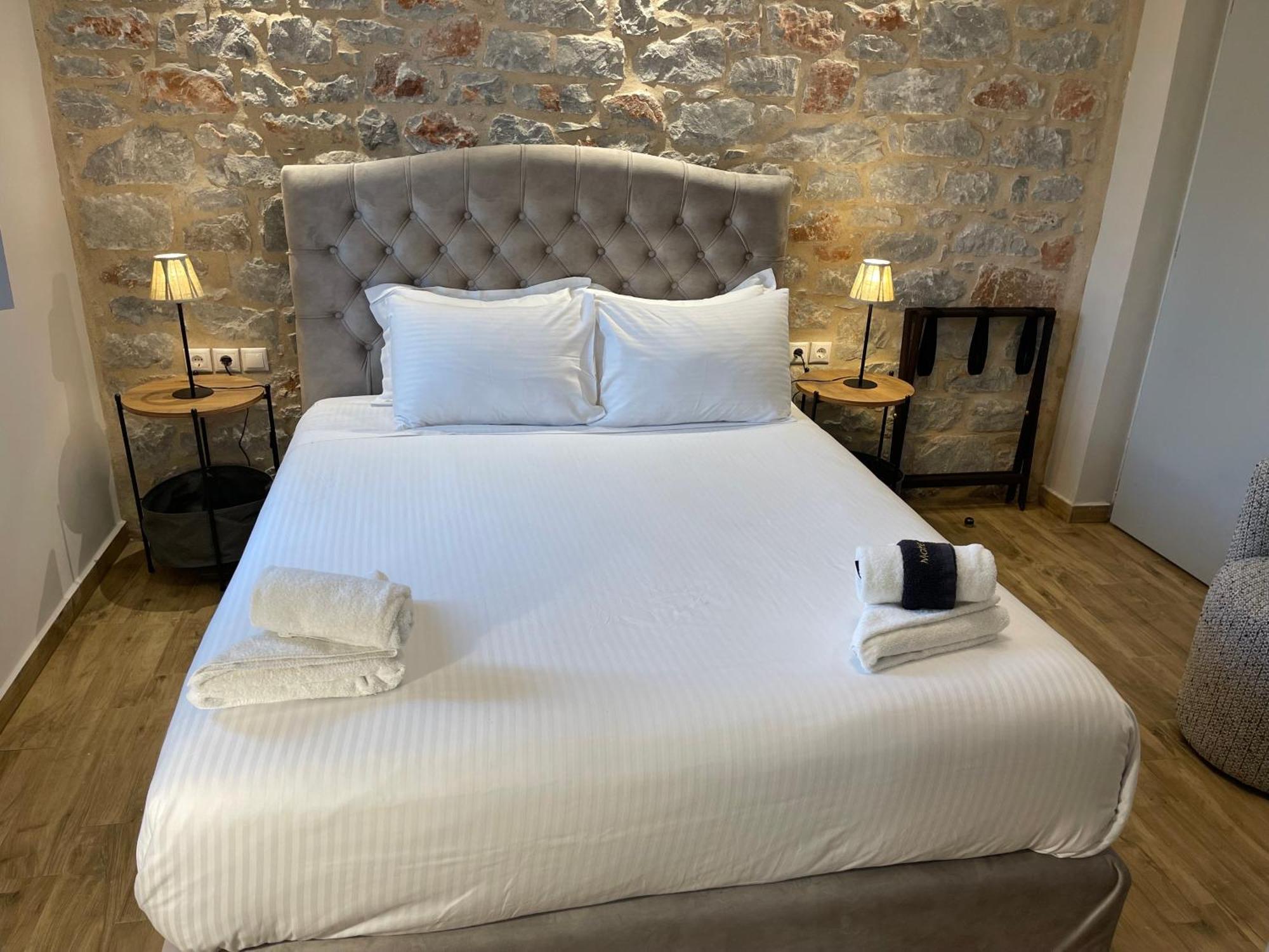 Terra Di Pietra Exclusive Suites & Apartments Ареополис Екстериор снимка